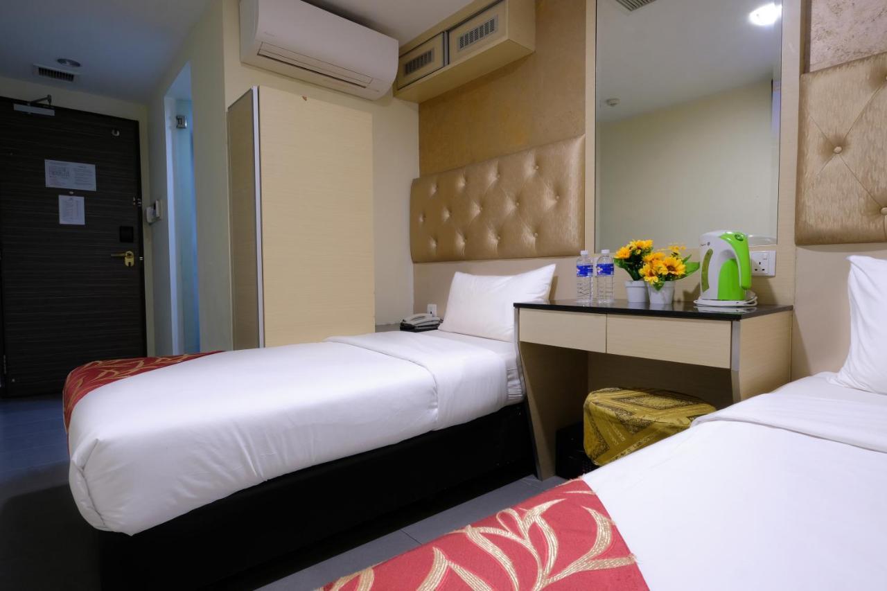 Single Sharing Room And Short Hours Stay At Sandpiper Hotel Singapore Eksteriør billede